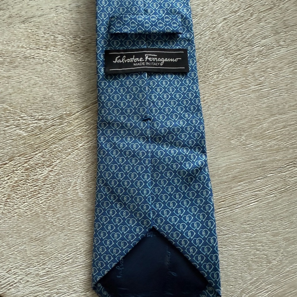Salvatore Ferragamo Teal and Gold Patterned Tie